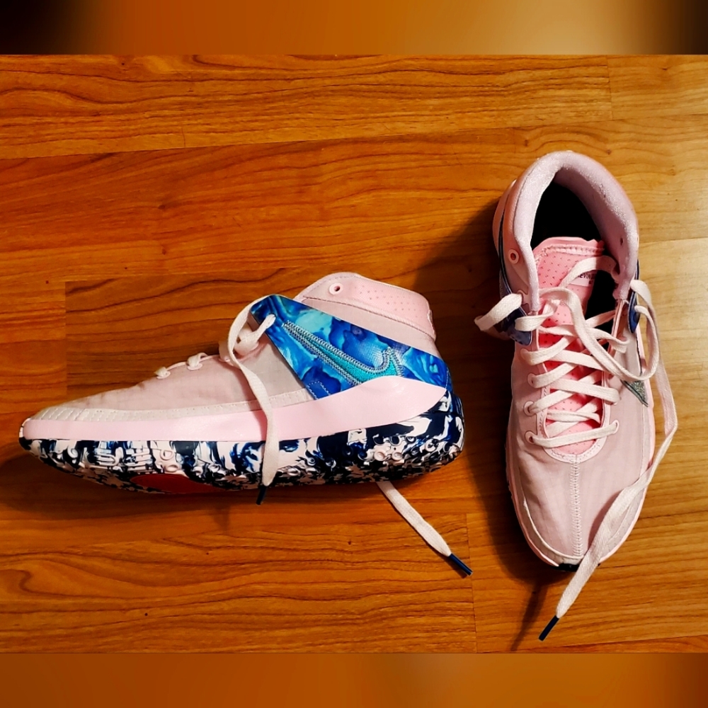 Women's Pink KD13, Size 9.5